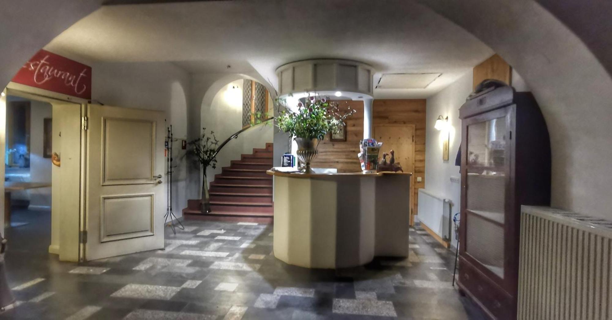 Hotel & Restaurant Schloss Weissenburg Uhlstädt Exteriér fotografie