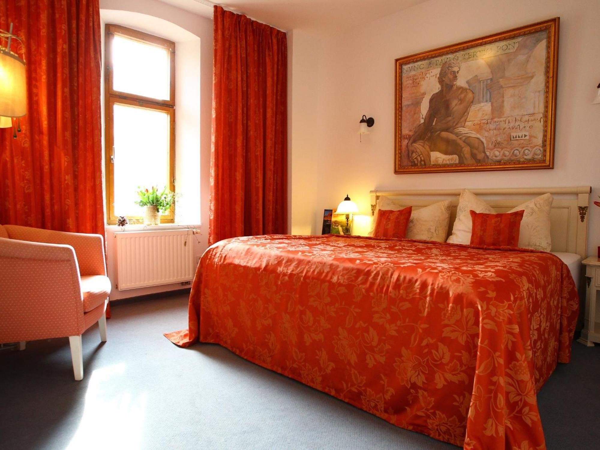 Hotel & Restaurant Schloss Weissenburg Uhlstädt Pokoj fotografie